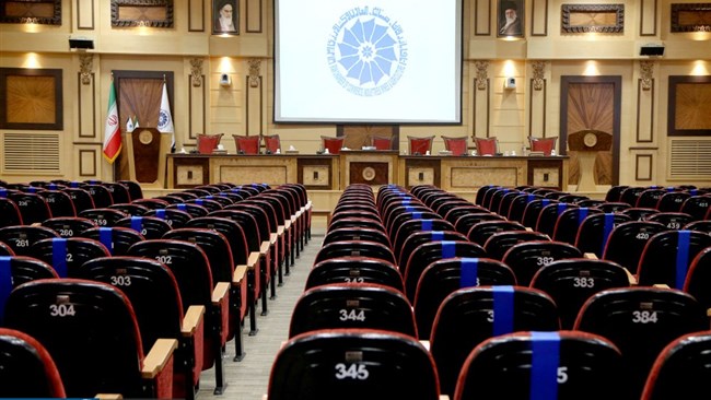 پیش‌نویس اصلاحیه قانون اتاق ایران، در بخش مربوط به هیات نمایندگان اتاق تغییراتی ایجاد کرده است از جمله اینکه تعداد اعضای هیات نمایندگان اتاق ایران را از 510 نفر به 320 نفر رسانده است.