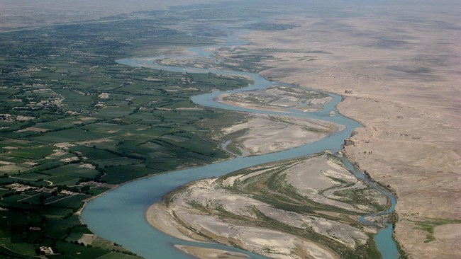 روند میانگین سالانه جریان رودخانه‌ها در ۵۶ درصد از ایستگاه‌های هیدرومتری مورد بررسی، کاهشی بوده است که این مقدار در مقایسه با رودخانه‌های بزرگ دنیا بیش از ۲.۵ برابر است.