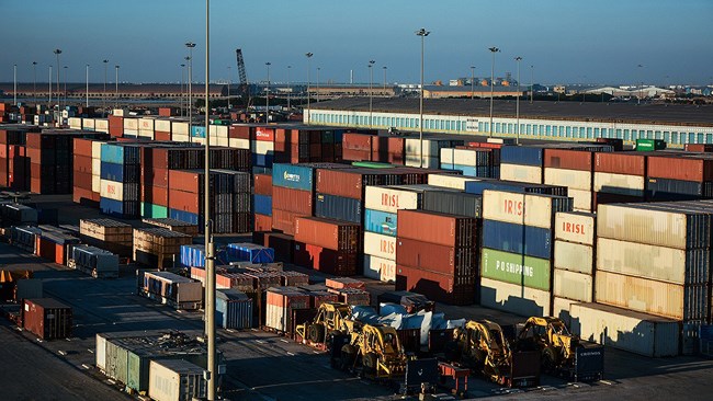 رئیس کل گمرک گفت: گمرک طی ۱۱ ماه مبلغ ۱۷۲ میلیارد تومان حقوق ورودی اخذ شده بابت کالاهای وارداتی به کار رفته در محصولات صادراتی را به صادرکنندگان مسترد کرد.