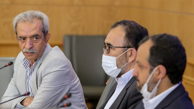 رئیس اتاق ایران با ابراز امیدواری نسبت به موفقیت در مذاکرات و رفع تحریم‌های ظالمانه، بازگشت به اقتصاد نفتی در پساتحریم را جزو نگرانی‌های بخش خصوصی عنوان کرد و از وزیر اقتصاد خواست به این موضوع توجه داشته باشد.