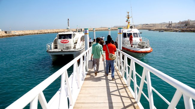 مدیرعامل سازمان بنادر و دریانوردی از پیگیری اقدامات لازم برای راه اندازی مجدد خط مسافری دریایی بین ایران و عمان با توجه به کاهش محدودیت‌های کرونایی خبر داد.