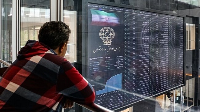 مدیرعامل شرکت بورس اوراق بهادار تهران از بورسی شدن یک اپراتور تلفن همراه خبر داد.