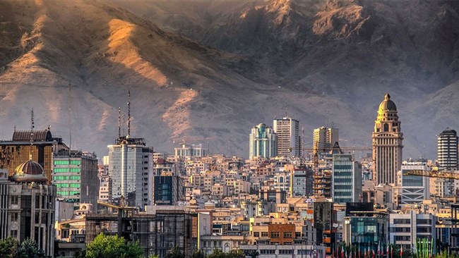 مناطق ۵ و ۱۰ در غرب و مرکز پایتخت با ۲۴.۴ درصد از کل معاملات شهر تهران، دو منطقه‌ پررونق و مناطق ۱۹ و ۲۰ با ۱.۹ درصد از قراردادها کسادترین مناطق در بازار مسکن هستند.
