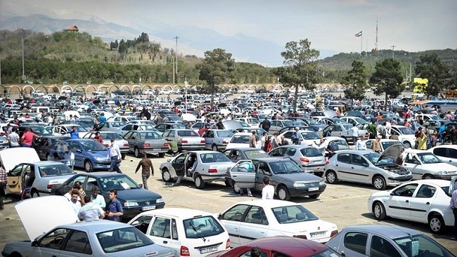 ۱۱۸ فعال بازار سرمایه با اشاره به تصمیم شورای رقابت برای لغو عرضه خودرو در بورس کالا و افت ۱۰۰هزار میلیاردی ارزش بورس، خواستار حمایت عملی رئیس‌جمهور شدند.