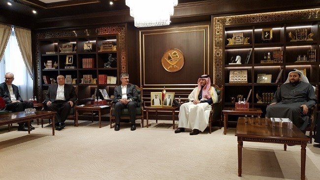 رئیس‌کل بانک مرکزی برای توسعه ارتباطات و مناسبات مالی با کشورهای حاشیه خلیج‌فارس به قطر سفر کرده و با رئیس‌کل بانک مرکزی این کشور دیدار کرد.