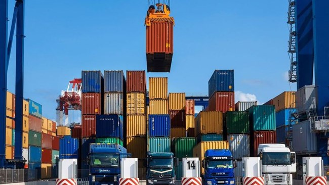 جدیدترین آمار منتشر شده از سوی سازمان توسعه تجارت نشان می‌دهد در نیمه نخست امسال، سهم صنعت از ارزش کل صادرات غیرنفتی ۱۵ درصد بوده است.