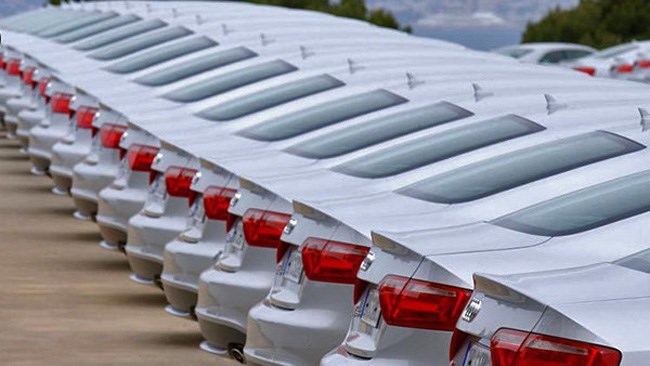 رئیس سازمان توسعه تجارت گفت: با مجوز شورای رقابت قرار شد قیمت نهایی خودروهای وارداتی را سازمان حمایت محاسبه و اعلام می‌کند.
