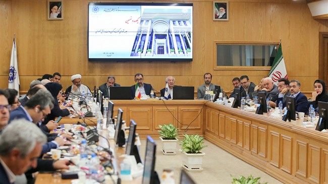 محمدرضا توکلی زاده، رئیس اتاق مشهد با اشاره به اینکه گفته می‌شود پروژه مشترک راه‌سازی ایران و ترکمنستان به یک شرکتی در تهران، بر ضرورت پرهیز از تمرکززدایی در واگذاری این پروژه‌ها به همه استان‌ها تأکید کرد.