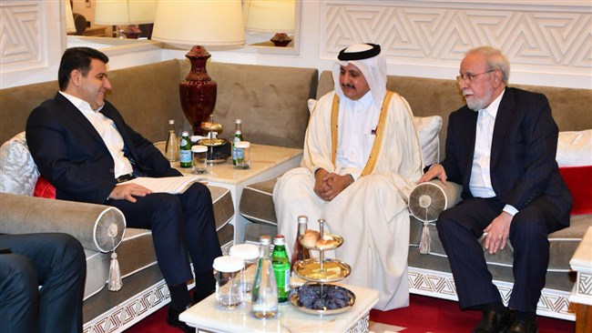 رئیس اتاق ایران در دیدار با رئیس اتاق قطر و در پاسخ به ابزار علاقه قطری‌ها برای سرمایه‌گذاری مشترک در ایران، پیشنهاد تشکیل کمیته مشترک سرمایه‌گذاری اتاق‌های ایران و قطر در دستور کار قرار گیرد.