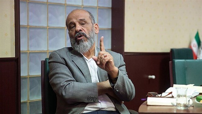 موسسات و تعاونی‌های اعتباری مانند علف‌های خودرو سبز نشده بودند که ندانیم چه اتفاقاتی دهه ۸۰ و ۹۰ را تا این میزان برای مردم پرهزینه کرد.