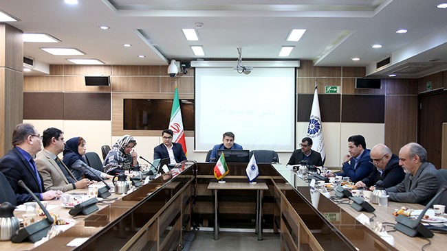 روسای کمیسیون‌های اتاق ایران طی نشستی ضمن انتقاد از روند فروش اموال دولت در قالب مصوبه مولدسازی، پیشنهادهای خود را برای روند بهتر اجرای این مصوبه، ارائه دادند.