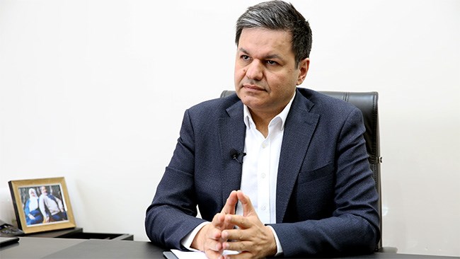 نرخ ارز مبنای قیمت‌گذاری محصولات پتروشیمی در بازار داخلی برای بار دوم تغییر کرد؛ این تغییر قیمت‌گذاری می‌تواند تمامی ارکان زنجیره تولید را تحت تاثیر قرار دهد.