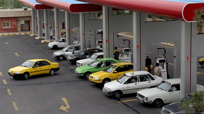 رئیس انجمن صنفی سی ان جی، با توجه به منفی شدن تراز تولید و مصرف بنزین، پیشنهاد توزیع رایگان سی‌ان‌جی برای همه خودروها به‌مدت سه‌سال را مطرح کرد.