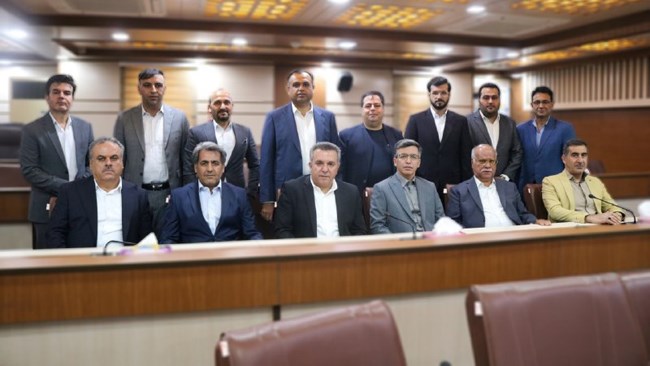هیات نمایندگان منتخب در انتخابات اتاق بوشهر، در نخستین نشست بعد از اعطای اعتبارنامه، هیات رئیسه جدید این اتاق را تعیین کردند و خورشید گزدرازی به‌عنوان رئیس اتاق بوشهر انتخاب شد.