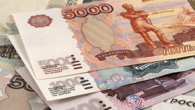 بانک مرکزی روسیه به واسطه تاثیر افت شدید ارزش روبل و کمبود بی‌سابقه نیروی کار بر افزایش فشارهای تورمی، نسبت به وضعیت اقتصادی این کشور هشدار داد.