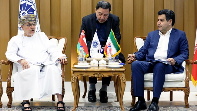 حسین سلاح‌ورزی بر آمادگی بخش‌های خصوصی ایران و عمان برای سرمایه‌گذاری‌های مشترک، استفاده از ظرفیت ترانزیت و صادرات مجدد در صورت تأمین زیرساخت‌ها از سوی دولت‌های دو کشور، تأکید کرد.