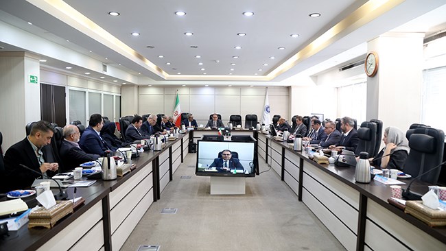 اعضای کمیسیون انرژی اتاق ایران بر لزوم رفع ناترازی انرژی و تقویت سرمایه‌گذاری در این حوزه تاکید کردند. آنها معتقدند باید به مسائل انرژی به‌صورت فرایندی توجه شود و برای حل بحران برق و گاز کشور، راه‌حل‌ علمی ارائه شود.