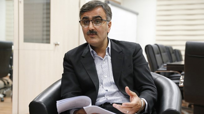 رئیس‌کل بانک مرکزی، جایگزینی عرضه و تحویل دینار به زائران اربعین حسینی را تجربه عملی «حذف دلار از مبادلات غیر تجاری و سیاحتی» دانست.