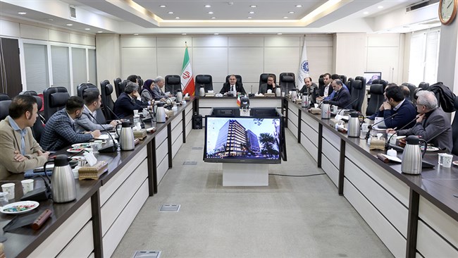 در نشست کمیته تجارت بین‌الملل و بانکرینگ کمیسیون انرژی اتاق ایران با تاکید بر اینکه باید برای مقابله تغییر اقلیم به عنوان چالش دنیای صنعتی، از ظرفیت‌های داخلی و بین‌المللی استفاده شود، ظرفیت‌های کاهش کربن تشریح شد.