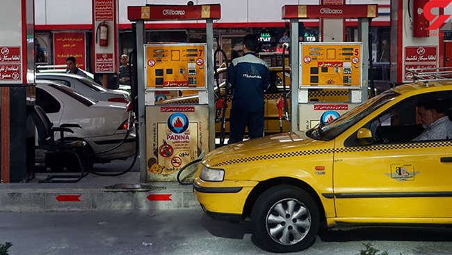 به منظور کنترل مصرف بنزین، سهمیه بنزین 3 هزار تومانی ماهانه از ۱۵۰ لیتر به ۱۰۰ لیتر کاهش پیدا کرد.
