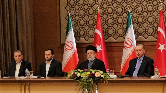 صمد حسن‌زاده، رئیس اتاق ایران که همراه با رئیس جمهوری به ترکیه سفر کرده است، در نشست فعالان اقتصادی دو کشور بر لزوم اهتمام ویژه بخش خصوصی برای تحقق هدف‌گذاری‌های تجاری دوجانبه تاکید کرد.