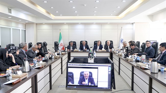 در نشست کمیسیون کشاورزی اتاق ایران درباره احتمال ممنوعیت صادرات پسته به اتحادیه اروپا به دلیل آلودگی این محصول به آفلاتوکسین بحث و مقرر شد نظارت‌های سخت‌گیرانه برای صادرات این محصول از طرف وزارت کشاورزی انجام شود.