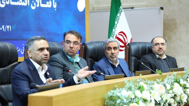 مهدی عبدیان، رئیس اتاق قزوین می‌گوید: با وجود چندین وزارتخانه اقتصادی در دولت و فعالیت بخش‌های اقتصادی در سایر قوا، تفویض اختیارات اقتصادی به بانک مرکزی، مانع رشد صادرات شده است.