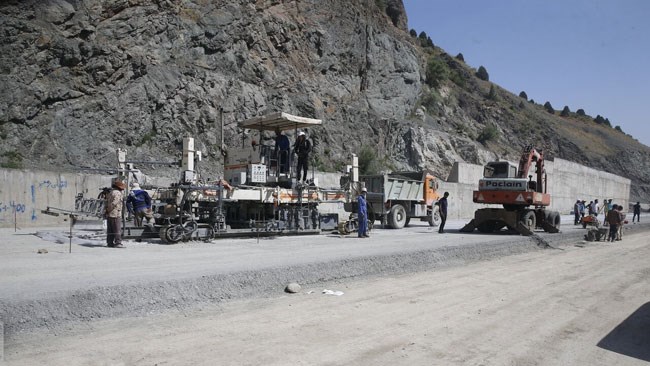 کارشناسان معتقدند ضعف در صنعت حمل‌ونقل اعم از ضعف ناوگان و زیرساخت، به رقابت‌پذیری تجارت خارجی ضربه زده و باید تمهیدات ویژه برای تقویت این حوزه اندیشیده شود.