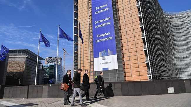 کمیسیون اروپا در پیش‌بینی جدید خود از وضعیت اقتصادی منطقه یورو، هم‌زمان با اعلام رشد کمتر از حد انتظار اقتصادی، از احتمال کاهش تورم در سال ۲۰۲۴ هم خبر داد.