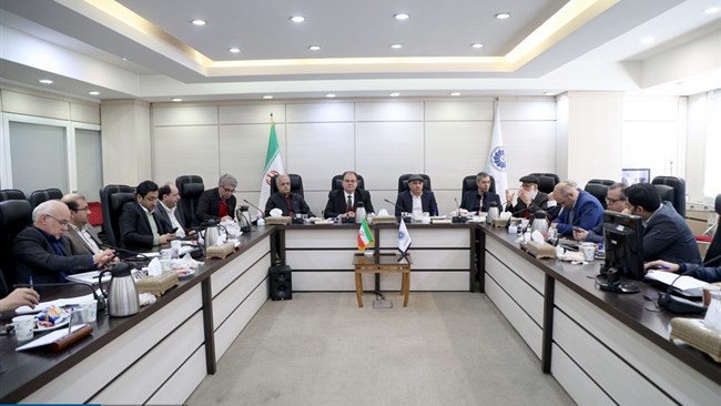 در نشست کمیسیون انرژی اتاق ایران اعلام شد: به واسطه اینکه انرژی‌های تجدیدپذیر مشمول تحریم نیست، ایران می‌تواند با برنامه‌ریزی درست از ظرفیت سرمایه‌گذار خارجی استفاده کند.