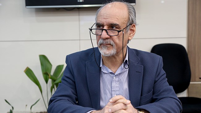 رئیس کمیسیون حقوقی و حمایت‌های قضایی و مقرراتی اتاق ایران، ثبات محیط کسب و کار را از جمله حقوق فعالان اقتصادی عنوان می کند که غالبا به واسطه مقررات و بخشنامه‌های خلق‌الساعه از آنها دریغ می شود.