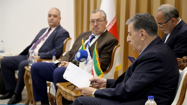 رئیس اتاق ایران در نشست با رئیس اتاق الجزایر ضمن اشاره به فرصت‌های تجاری و سرمایه‌گذاری بین دو کشور از امکان بهره‌مندی مردم الجزایر از خدمات درمانی و پزشکی ایران با توجه به توانمندی‌های موجود صحبت کرد.