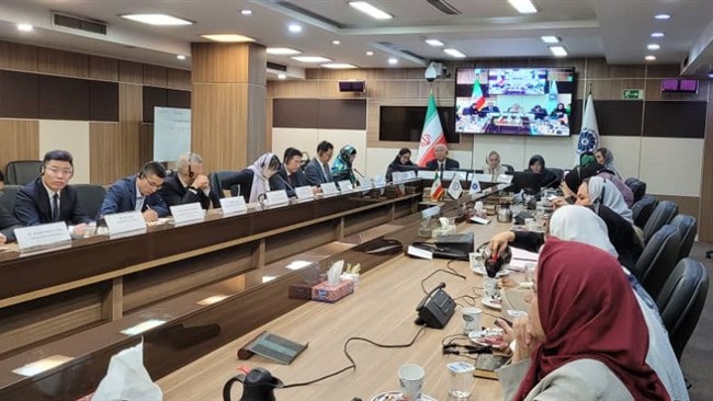 با حضور هیات تجاری چین در اتاق ایران، نشست‌های B2B میان فعالان اقتصادی حاضر در این هیات و اعضای کانون ملی زنان بازرگان برگزار شد.