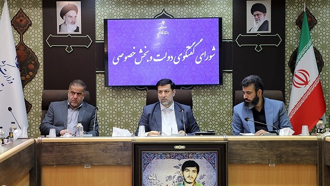 محمد ایرانی، رئیس اتاق قم با انتقاد از مشکلات و موانع عدیده در مسیر واحدهای تولیدی و صادرکنندگان، حل چالشهای حوزه تولید و صادرات را خواستار شد.