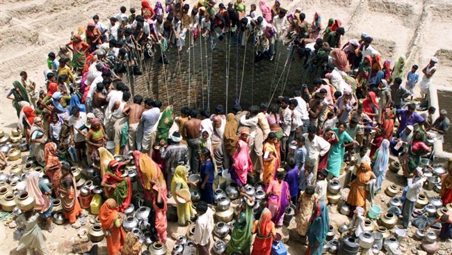 شرکت رتبه‌بندی مودیز در گزارش جدید خود هشدار داد کمبود شدید آب در هند می‌تواند به قدرت اعتباری این کشور لطمه وارد کند و در صورت مختل شدن بخش‌های کشاورزی و صنعتی، می‌تواند به ناآرامی اجتماعی منجر شود.