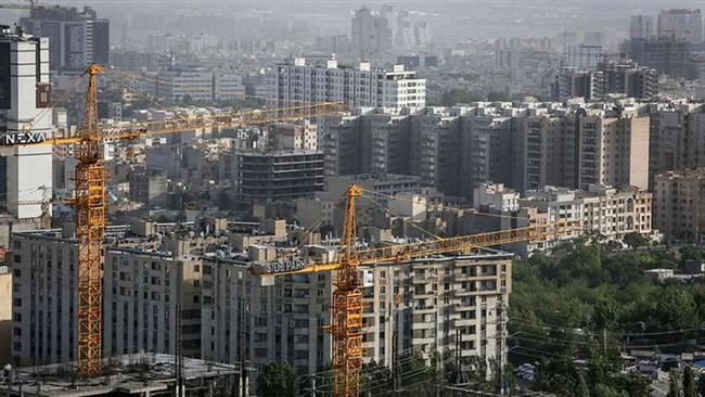 اطلاعات منتشر شده از سوی بانک مرکزی از رسیدن میانگین قیمت مسکن تهران به مرز 86 میلیون تومان حکایت دارد. در خردادماه، با وجود رشد 1.4 درصدی قیمت مسکن، شاخص اجاره مسکن 3.5 درصد افزایش پیدا کرده است.