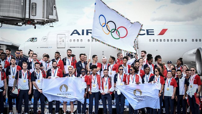 خطوط هوایی مطرح جهان با اسپانسری کاروان‌های المپیک و پارالمپیک کشورشان، منافع مالی زیادی را از برگزاری مسابقات المپیک 2024 پاریس کسب می‌کنند.