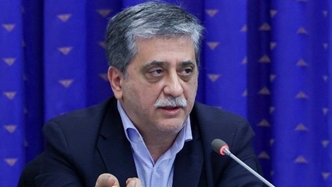 رییس کمیسیون واردات اتاق ایران، در عین برشمردن مزایای سامانه ارز تجاری، مکانیسم این سامانه را «سنگین» و «کند» خواند و گفت: نمی‌گوییم این سامانه تحت نظارت بانک مرکزی نباشد، اما می‌گوییم که مکانیسم عمل آن بسیار سخت است.