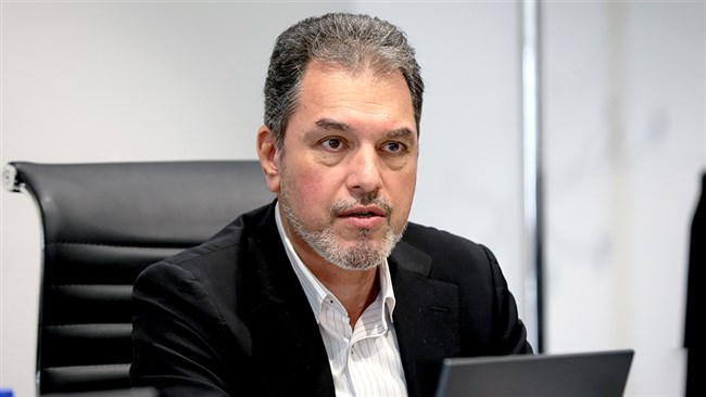 نایب رئیس اتاق ایران گفت: تحریم‌های خارجی آسیب‌رسان است اما ما خود را با شرایط تحریم منطبق کرده‌ایم. اکنون خودتحریمی‌ها است که آسیب‌رسان و آزاردهنده است.