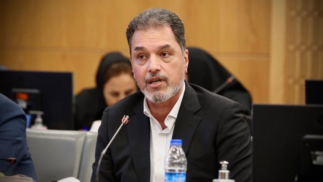 نایب رئیس اتاق ایران با بیان اینکه بخش خصوصی واقعی باید مرکز ثقل اقتصاد کشور شود، گفت: در دوره جنگ تحمیلی اخیر وقتی موتور بوروکراسی دولت خاموش شد، همه امور بهتر و سریع‌تر انجام شدند.