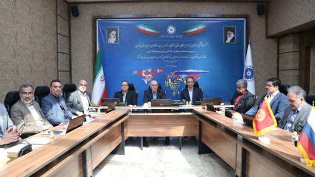 نشست مشترک اعضای هیات نمایندگان اتاق اراک و مدیران دستگاه‌های اجرایی استان مرکزی با کارشناسان اقتصادی وزارت امور خارجه اعزامی به سفارتخانه‌های جمهوری اسلامی ایران در خارج از کشور برگزار شد.