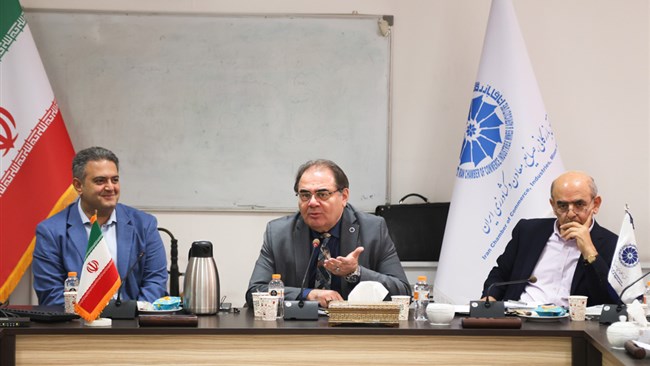 در نشست مشترک کمیسیون‌های انرژی و استاندارد، محیط زیست، توسعه پایدار و آب اتاق ایران، بخش خصوصی برنامه حضور جدی در کنفرانس تغییرات اقلیمی سال آینده در ترکیه را آغاز کرد و ۱۰ کارگروه تخصصی برای کاهش کربن تشکیل داد.