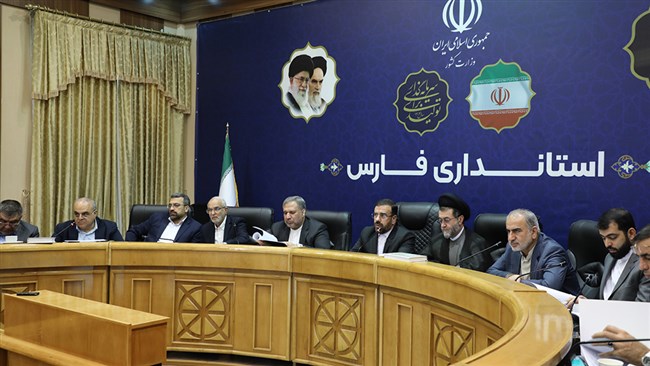 در شورای گفت و گوی استان فارس با توجه به بحران منابع آب در دشت های استان، تدوین الگوی کشت بهینه در راستای کشاورزی پایدار، متناسب با شرایط منابع و معیشت بهره برداران و امنیت غذایی یک ضرورت انکارناپذیر عنوان شد.