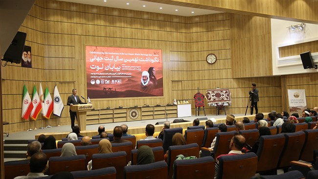 رئیس اتاق کرمان با بیان اینکه توسعه گردشگری نیازمند وفاق ملی است، افزود: کویر میراثی کهن است که باید برای آینده نیز حفظ شود و از همه دعوت می کنم از این میراث کهن برای توسعه منطقه و معرفی کرمان به دنیا استفاده کنیم.