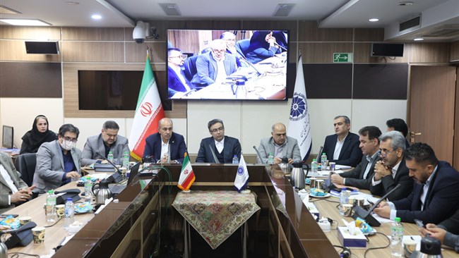 در نشست مشترک کمیسیون گمرک و حمل‌ونقل اتاق ایران مقرر شد کارگروهی با حضور نمایندگان اتاق ایران، گمرک و سازمان راهداری و حمل‌ونقل جاده‌ای با هدف شیوه محاسبه و هزینه‌کرد 10 درصد عوارض حق پرچم تشکیل شود.