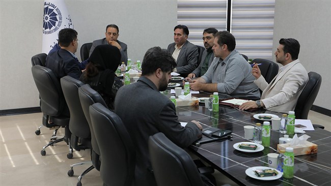 رئیس کمیسیون حقوقی و قضایی اتاق قم، ضمن بررسی روند اجرای مواد ۲۴ و ۳۰ قانون بهبود محیط کسب‌وکار، نارسایی‌های موجود در اجرای صحیح این مواد را مورد انتقاد قرار داد.