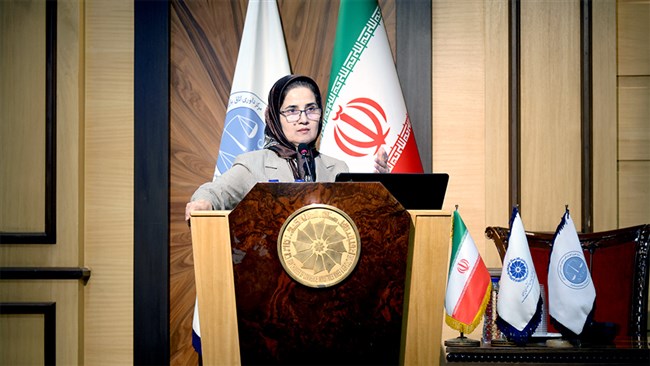 لعیا جنیدی دبیرکل مرکز داوری اتاق ایران در همایش چالش‌های داوری تجاری داخلی تصریح کرد: باید داوری را از شیوه‌ای فرعی که شاید به آن رجوع شود به جایگزین جدی نظام قضایی تبدیل کنیم تا بتواند باری از دوش نظام قضایی بردارد.