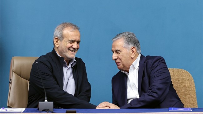 رییس اتاق ایران با تاکید بر تسهیل‌گری دولت برای عملیاتی شدن مسیر «واردات بدون انتقال ارز»، گفت: در حوزه سیاست‌های ارزی، تجربه تازه «تالار دوم» کار بسیار ارزشمندی بود.