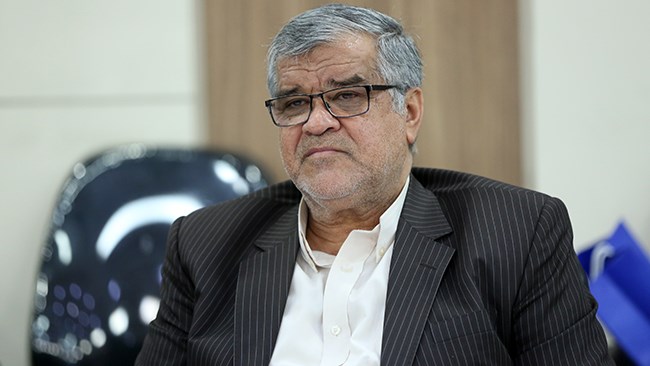 علی اصغر جمعه‌ای عضو هیات نمایندگان اتاق ایران در یادداشتی با اشاره به بازگشت تحریم‌ها علیه ایران بازنگری در سیاست‌های اقتصادی را ضروری خواند و گفت: باید سیاست‌ها را متناسب با شرایط، بازتعریف کرد.
