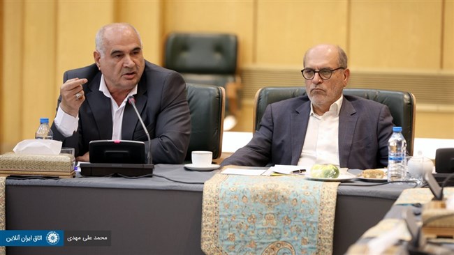 عضو هیئت رییسه اتاق ایران با بیان اینکه افزایش 100 درصدی صادرات با بازنگری در سیاست‌های ارزی ممکن می‌شود، گفت: رونق صادرات بهترین راه برای ارزآوری در کشور و فائق آمدن بر شرایط فشار اقتصادی است.